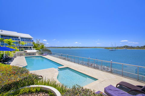 Noosa Shores Resort - Australian Directory 13