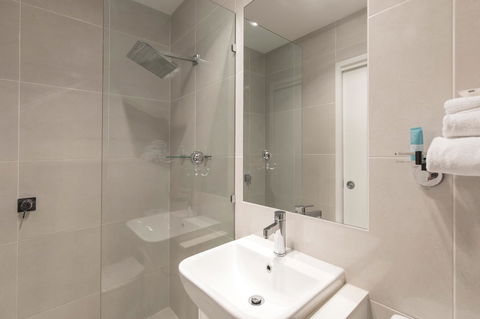 Noosa Shores Resort - Australian Directory 18