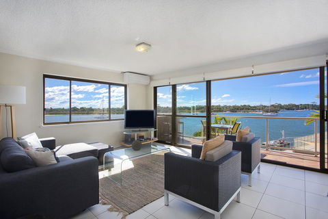 Noosa Shores Resort - Australian Directory 9