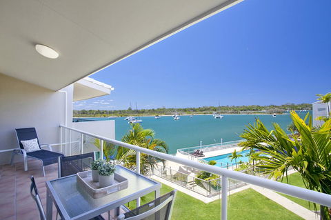 Noosa Shores Resort - Australian Directory 2
