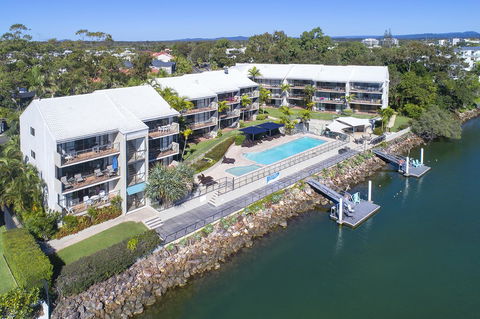Noosa Shores Resort - Australian Directory 14