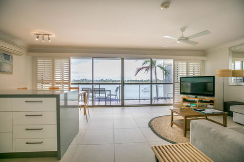 Noosa Shores Resort - Australian Directory 4