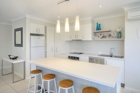 Noosa Shores Resort - Australian Directory 17