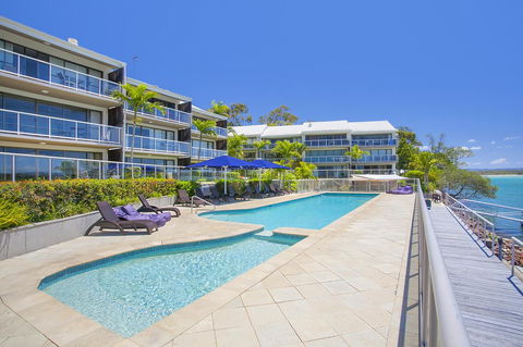 Noosa Shores Resort - Australian Directory 36