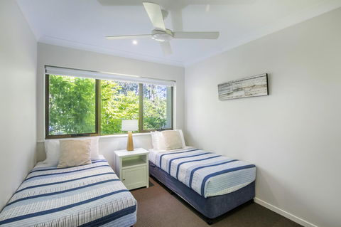 Noosa Shores Resort - Australian Directory 20