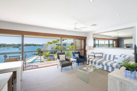 Noosa Shores Resort - Australian Directory 15