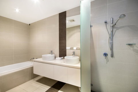 Redvue Holiday Apartments - Australian Directory 29