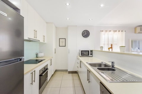 Redvue Holiday Apartments - Australian Directory 5