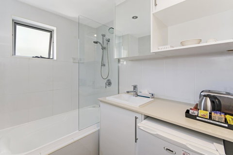 Redvue Holiday Apartments - Australian Directory 26