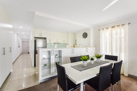 Redvue Holiday Apartments - Australian Directory 4