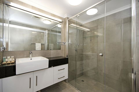 Mariners North Holiday Apartments - Australian Directory 42