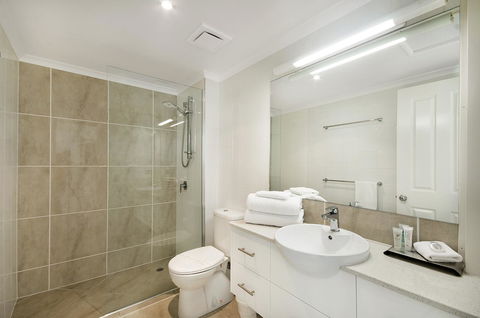 Mariners North Holiday Apartments - Australian Directory 39