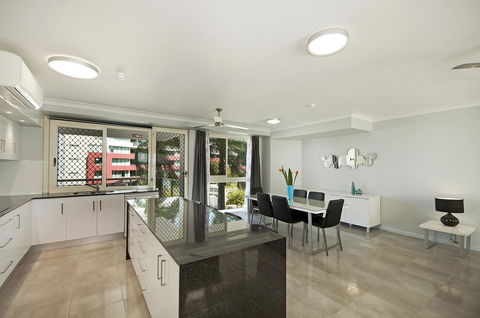 Mariners North Holiday Apartments - Australian Directory 29