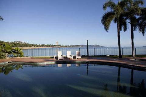 Mariners North Holiday Apartments - Australian Directory 12