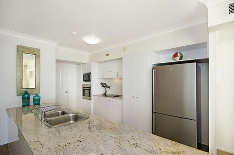 Mariners North Holiday Apartments - Australian Directory 24