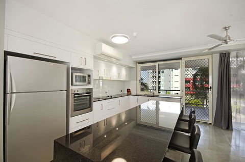 Mariners North Holiday Apartments - Australian Directory 33