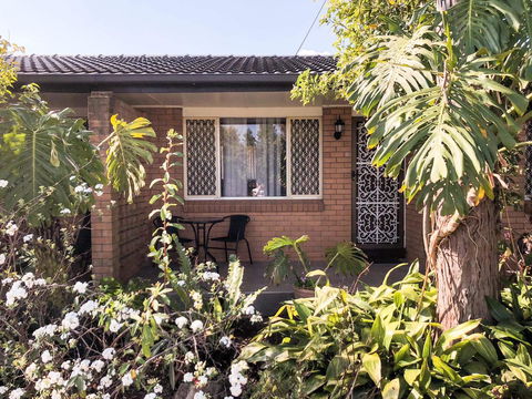Picnic Point Villas - Australian Directory 6