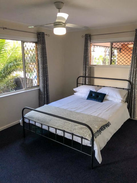 Picnic Point Villas - Australian Directory 1