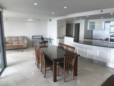 Cilento Mooloolaba - Australian Directory 33