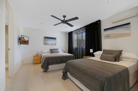 Jacaranda Noosa - Australian Directory 32