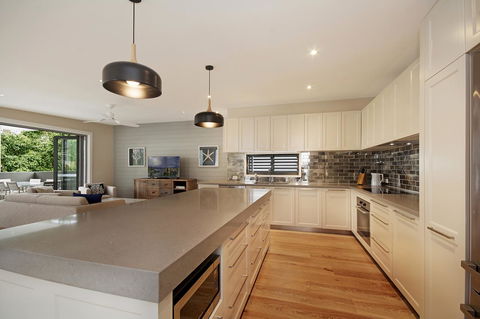 Jacaranda Noosa - Australian Directory 20