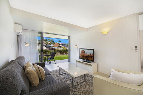 Jacaranda Noosa - Australian Directory 27