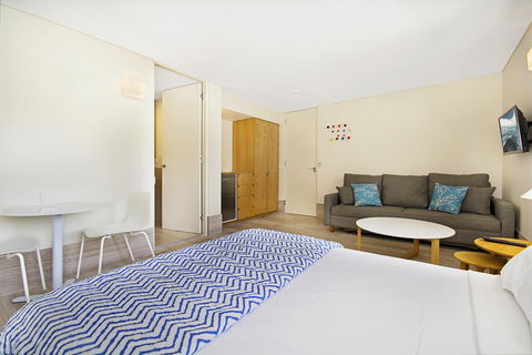 Jacaranda Noosa - Australian Directory 28