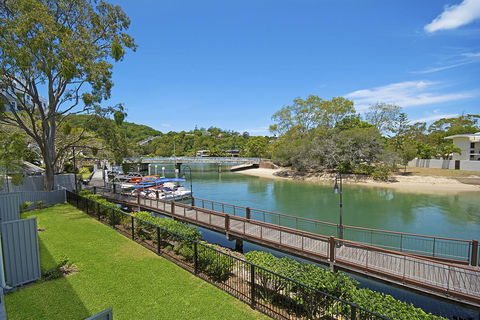Jacaranda Noosa - Australian Directory 11
