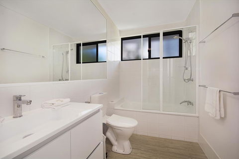 Jacaranda Noosa - Australian Directory 30