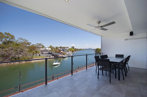 Jacaranda Noosa - Australian Directory 5