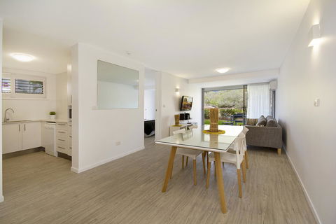 Jacaranda Noosa - Australian Directory 12