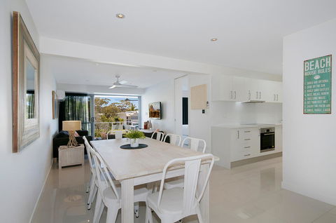 Jacaranda Noosa - Australian Directory 10