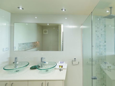 Beach Lodges - Australian Directory 8