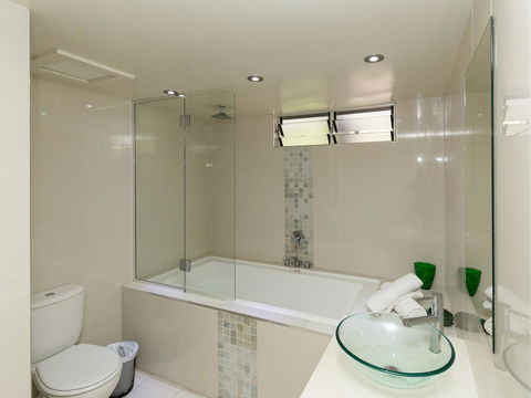 Beach Lodges - Australian Directory 12