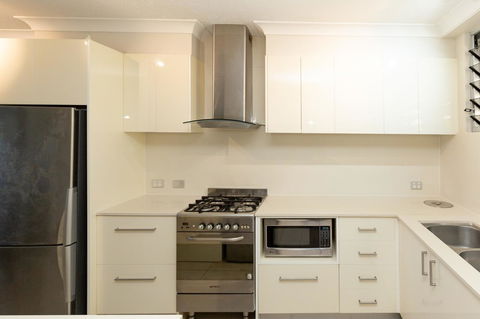 Beach Lodges - Australian Directory 20