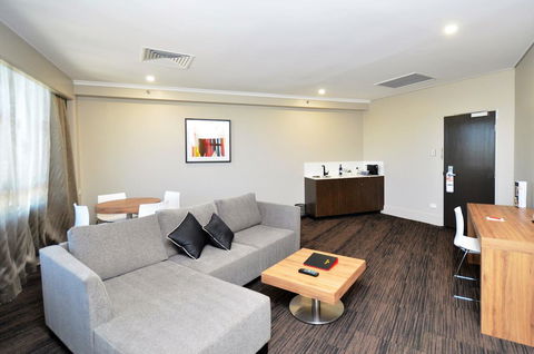 Hotel Grand Chancellor Townsville - Australian Directory 2