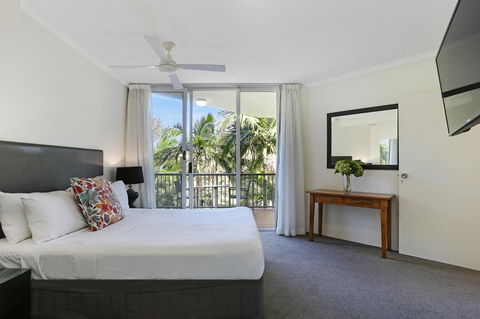 Noosa Tropicana - Australian Directory 41