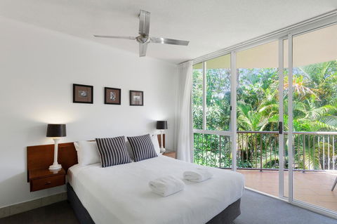 Noosa Tropicana - Australian Directory 37