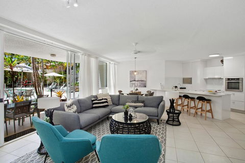 Noosa Tropicana - Australian Directory 22