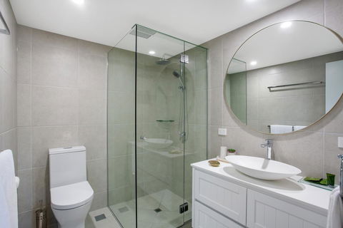 Noosa Tropicana - Australian Directory 30