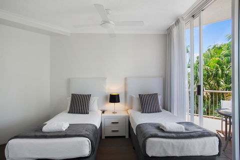 Noosa Tropicana - Australian Directory 32