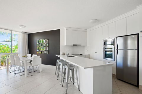 Noosa Tropicana - Australian Directory 9