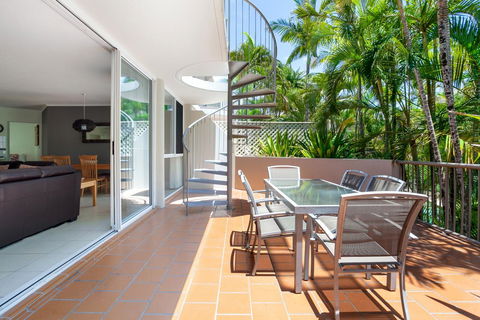 Noosa Tropicana - Australian Directory 26
