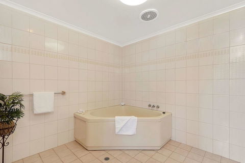 Econo Lodge Toowoomba Motel & Events Centre - Australian Directory 21