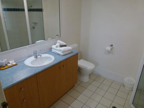 Madison Ocean Breeze Apartments - Australian Directory 32