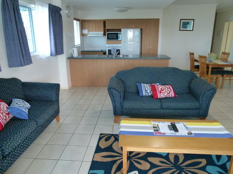 Madison Ocean Breeze Apartments - Australian Directory 21