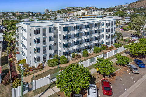 Madison Ocean Breeze Apartments - Australian Directory 1