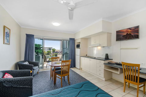 Madison Ocean Breeze Apartments - Australian Directory 11
