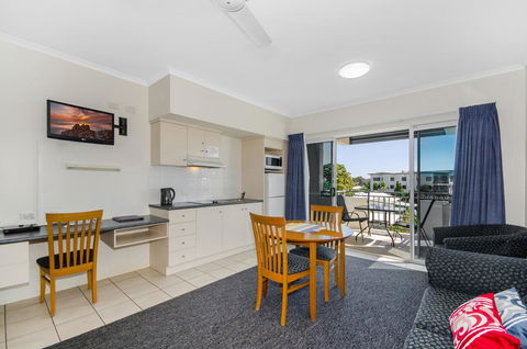 Madison Ocean Breeze Apartments - Australian Directory 12