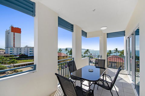 Madison Ocean Breeze Apartments - Australian Directory 13
